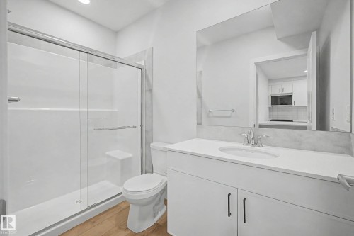 21203 25 Avenue, Edmonton, AB - Indoor Photo Showing Bathroom