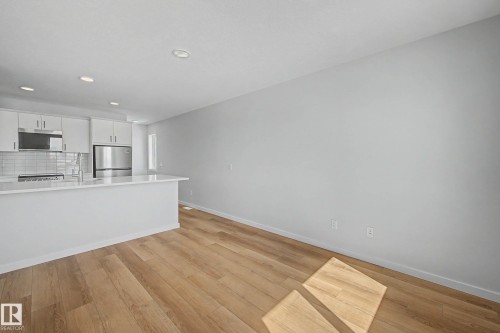 21203 25 Avenue, Edmonton, AB - Indoor Photo Showing Kitchen