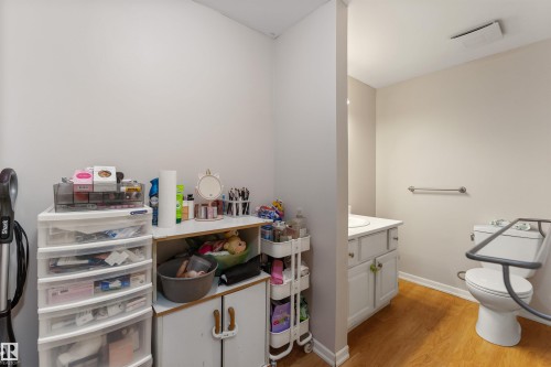 5975 40 Avenue, Edmonton, AB - Indoor Photo Showing Other Room