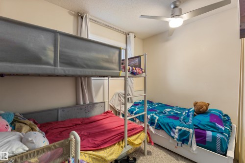 5975 40 Avenue, Edmonton, AB - Indoor Photo Showing Bedroom