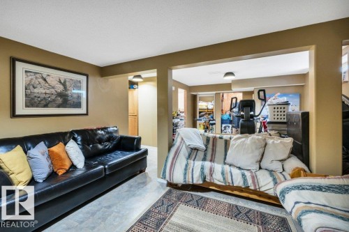 1314 George Close, Edmonton, AB - Indoor