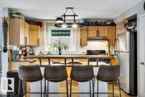 1314 George Close, Edmonton, AB - Indoor Photo Showing Kitchen