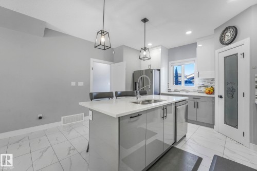 6512 175 Avenue, Edmonton, AB - Indoor Photo Showing Kitchen With Double Sink With Upgraded Kitchen