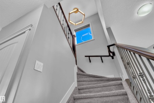 6664 Cardinal Road, Edmonton, AB - Indoor Photo Showing Other Room