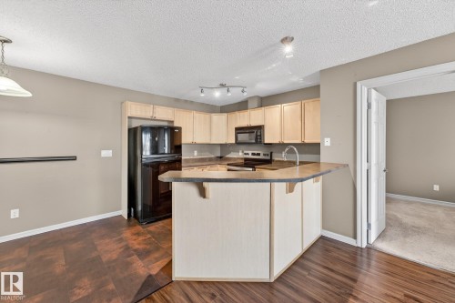 414 13710 150 Avenue, Edmonton, AB - Indoor Photo Showing Kitchen