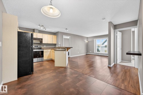 414 13710 150 Avenue, Edmonton, AB - Indoor Photo Showing Kitchen