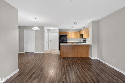 106 4403 23 Street Nw, Edmonton, AB - Indoor Photo Showing Kitchen