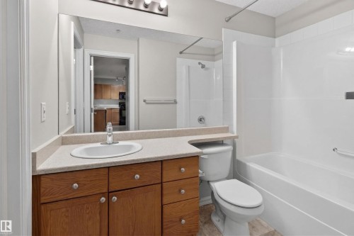 106 4403 23 Street Nw, Edmonton, AB - Indoor Photo Showing Bathroom