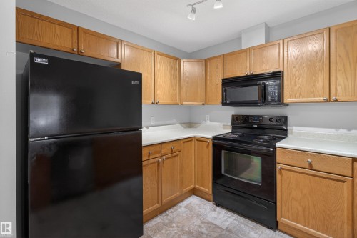 106 4403 23 Street Nw, Edmonton, AB - Indoor Photo Showing Kitchen
