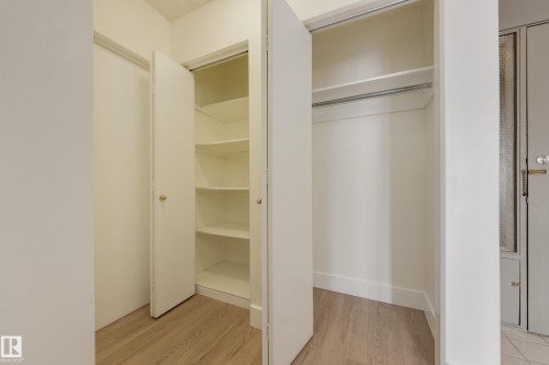 207 12207 Jasper Avenue, Edmonton, AB - Indoor