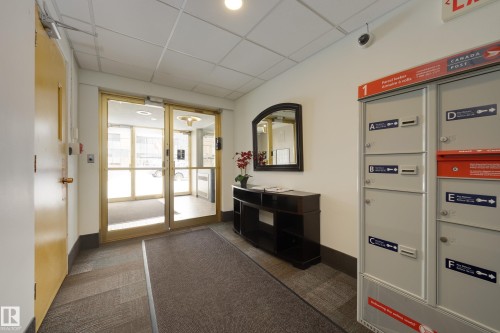 207 12207 Jasper Avenue, Edmonton, AB - Indoor Photo Showing Other Room
