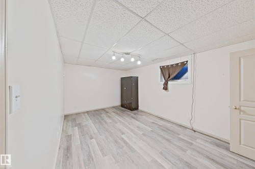 5514 93A Avenue, Edmonton, AB - Indoor Photo Showing Other Room