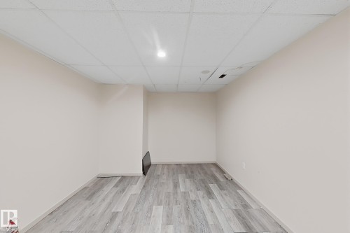 5514 93A Avenue, Edmonton, AB - Indoor Photo Showing Other Room
