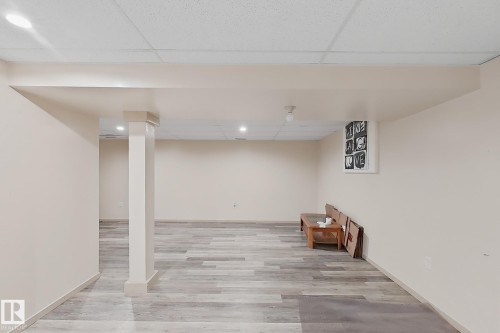 5514 93A Avenue, Edmonton, AB - Indoor