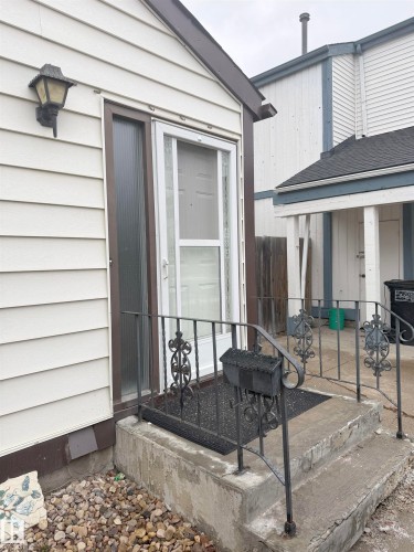 5514 93A Avenue, Edmonton, AB - Outdoor With Exterior