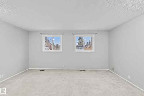5514 93A Avenue, Edmonton, AB - Indoor Photo Showing Other Room