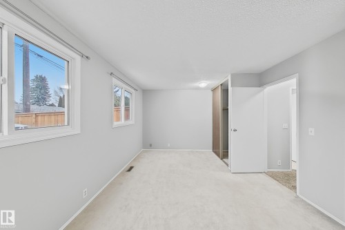 5514 93A Avenue, Edmonton, AB - Indoor Photo Showing Other Room