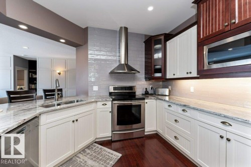 304 Caldwell Close, Edmonton, AB - Indoor Photo Showing Kitchen With Double Sink With Upgraded Kitchen