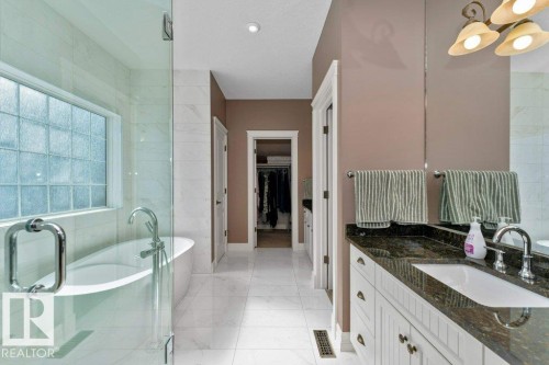 304 Caldwell Close, Edmonton, AB - Indoor Photo Showing Bathroom