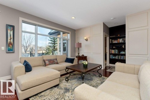304 Caldwell Close, Edmonton, AB - Indoor Photo Showing Living Room