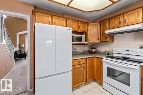 19 Deane Crescent, St. Albert, AB - Indoor Photo Showing Kitchen