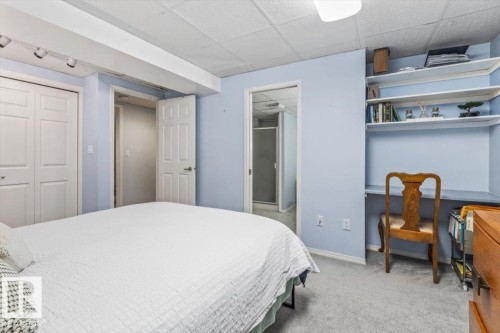 19 Deane Crescent, St. Albert, AB - Indoor Photo Showing Bedroom