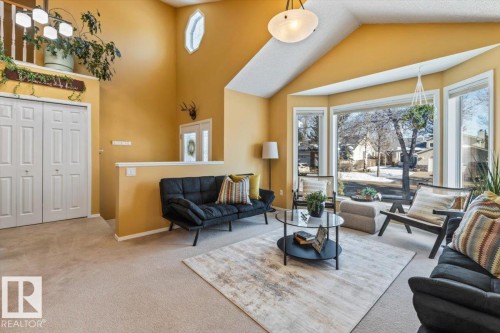 19 Deane Crescent, St. Albert, AB - Indoor Photo Showing Living Room
