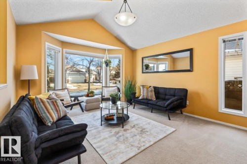 19 Deane Crescent, St. Albert, AB - Indoor Photo Showing Living Room