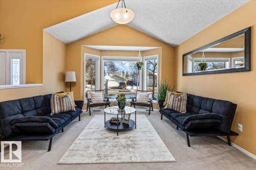 19 Deane Crescent, St. Albert, AB - Indoor Photo Showing Living Room