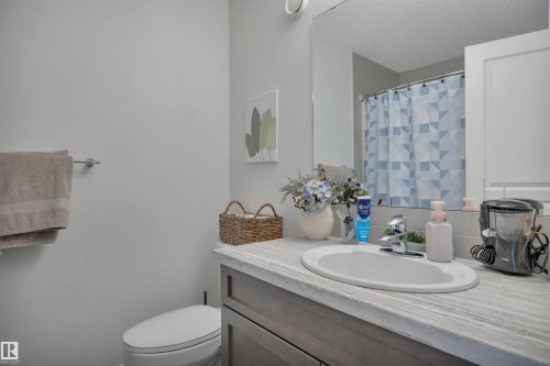 17626 61A Street, Edmonton, AB - Indoor Photo Showing Bathroom