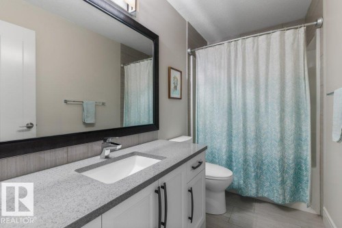 3632 Hummingbird Way, Edmonton, AB - Indoor Photo Showing Bathroom