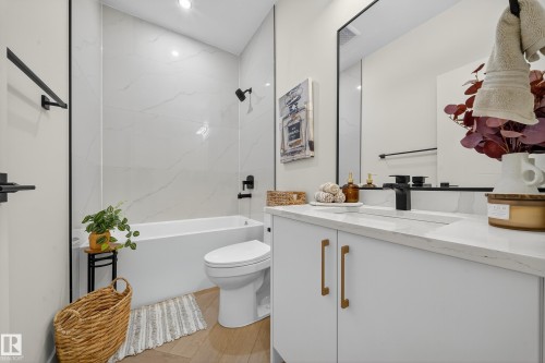 16527 3 Street, Edmonton, AB - Indoor Photo Showing Bathroom
