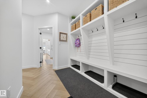 16527 3 Street, Edmonton, AB - Indoor Photo Showing Other Room