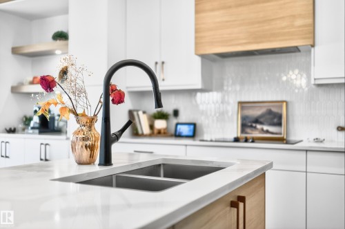 16527 3 Street, Edmonton, AB - Indoor Photo Showing Kitchen With Double Sink