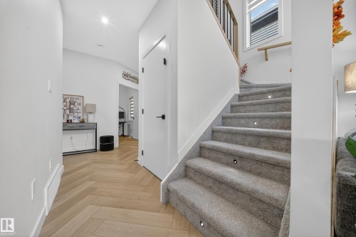 16527 3 Street, Edmonton, AB - Indoor Photo Showing Other Room