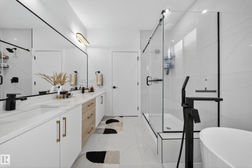 16527 3 Street, Edmonton, AB - Indoor Photo Showing Bathroom