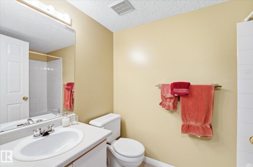 Guest 4 pc. bathroom - 105 8811 106A Avenue, Edmonton, AB - Indoor Photo Showing Bathroom