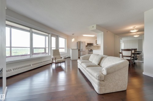 1003 12319 Jasper Avenue, Edmonton, AB - Indoor Photo Showing Living Room