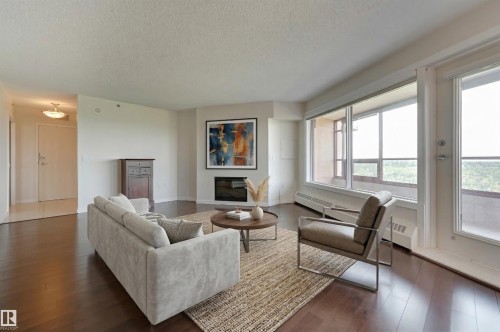 1003 12319 Jasper Avenue, Edmonton, AB - Indoor Photo Showing Living Room