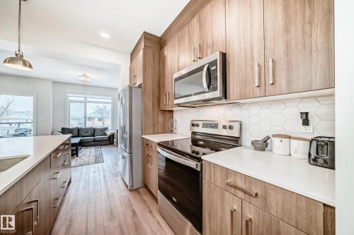 170 804 Welsh Drive, Edmonton, AB - Indoor Photo Showing Kitchen With Upgraded Kitchen