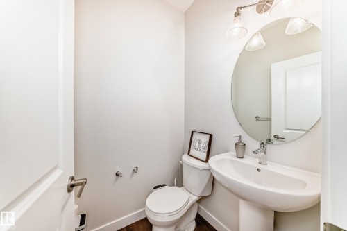 170 804 Welsh Drive, Edmonton, AB - Indoor Photo Showing Bathroom