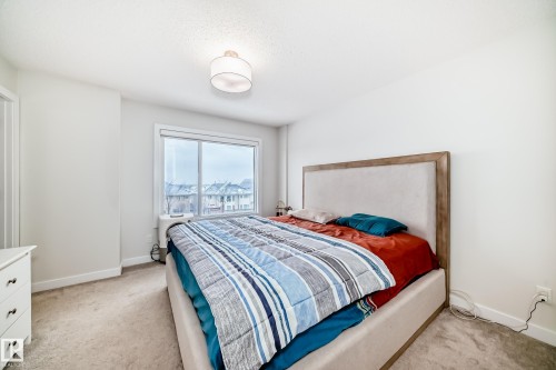170 804 Welsh Drive, Edmonton, AB - Indoor Photo Showing Bedroom