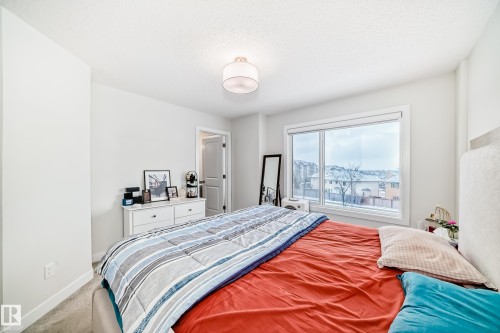 170 804 Welsh Drive, Edmonton, AB - Indoor Photo Showing Bedroom