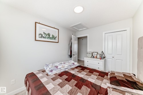 170 804 Welsh Drive, Edmonton, AB - Indoor Photo Showing Bedroom
