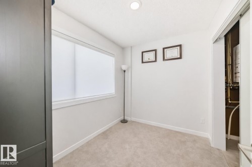 170 804 Welsh Drive, Edmonton, AB - Indoor Photo Showing Other Room