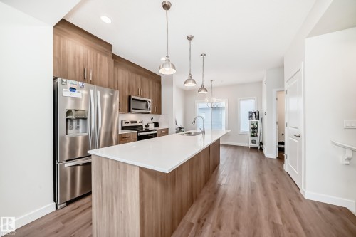 170 804 Welsh Drive, Edmonton, AB - Indoor Photo Showing Kitchen With Stainless Steel Kitchen With Upgraded Kitchen