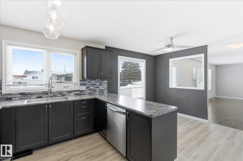 4326 49 Ave, St. Paul Town, AB - Indoor Photo Showing Kitchen With Double Sink