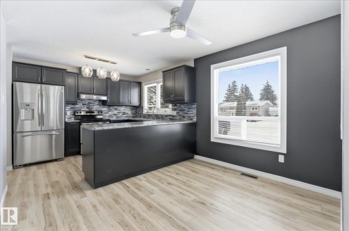 4326 49 Ave, St. Paul Town, AB - Indoor Photo Showing Kitchen With Upgraded Kitchen