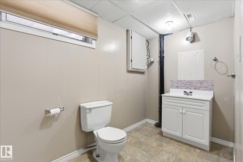 4326 49 Ave, St. Paul Town, AB - Indoor Photo Showing Bathroom