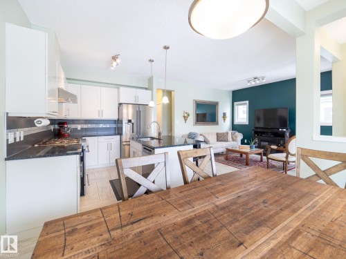 13035 132 Avenue, Edmonton, AB - Indoor Photo Showing Kitchen